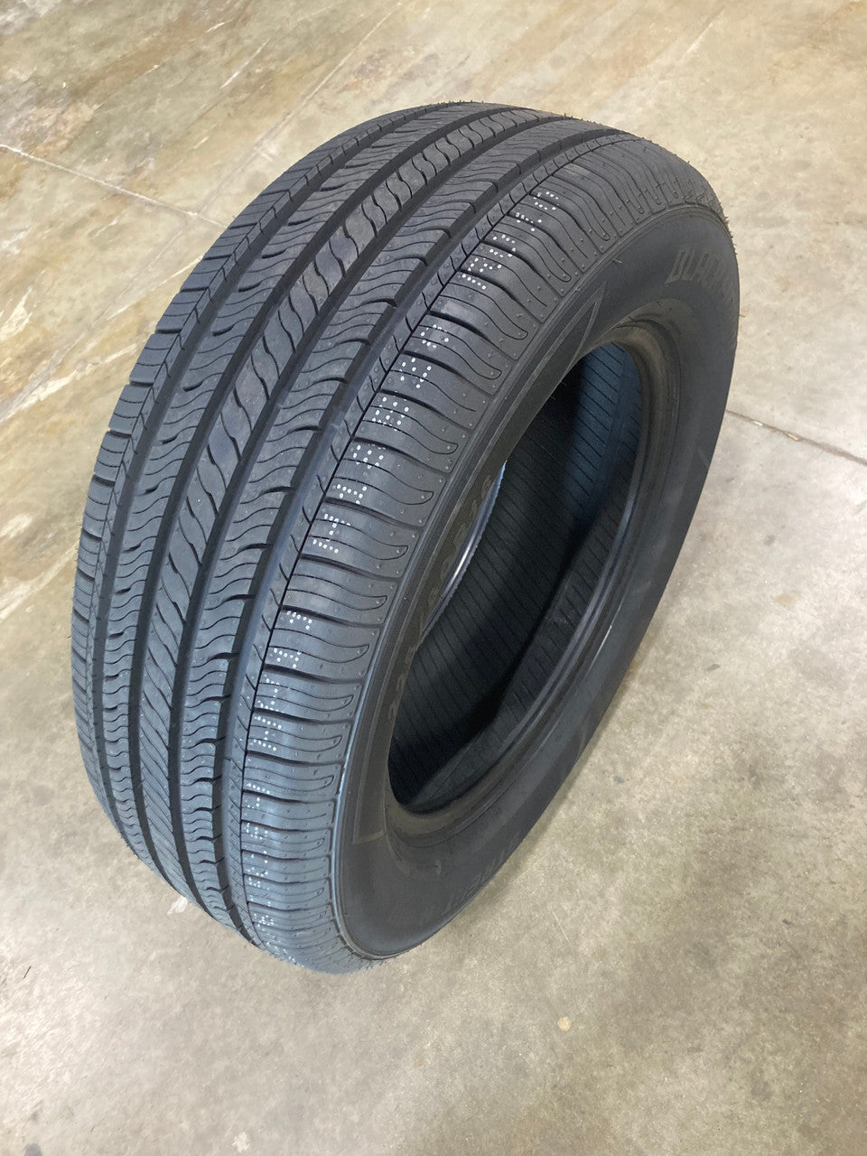 Blackhawk STREET-H HU01 215/55 R17