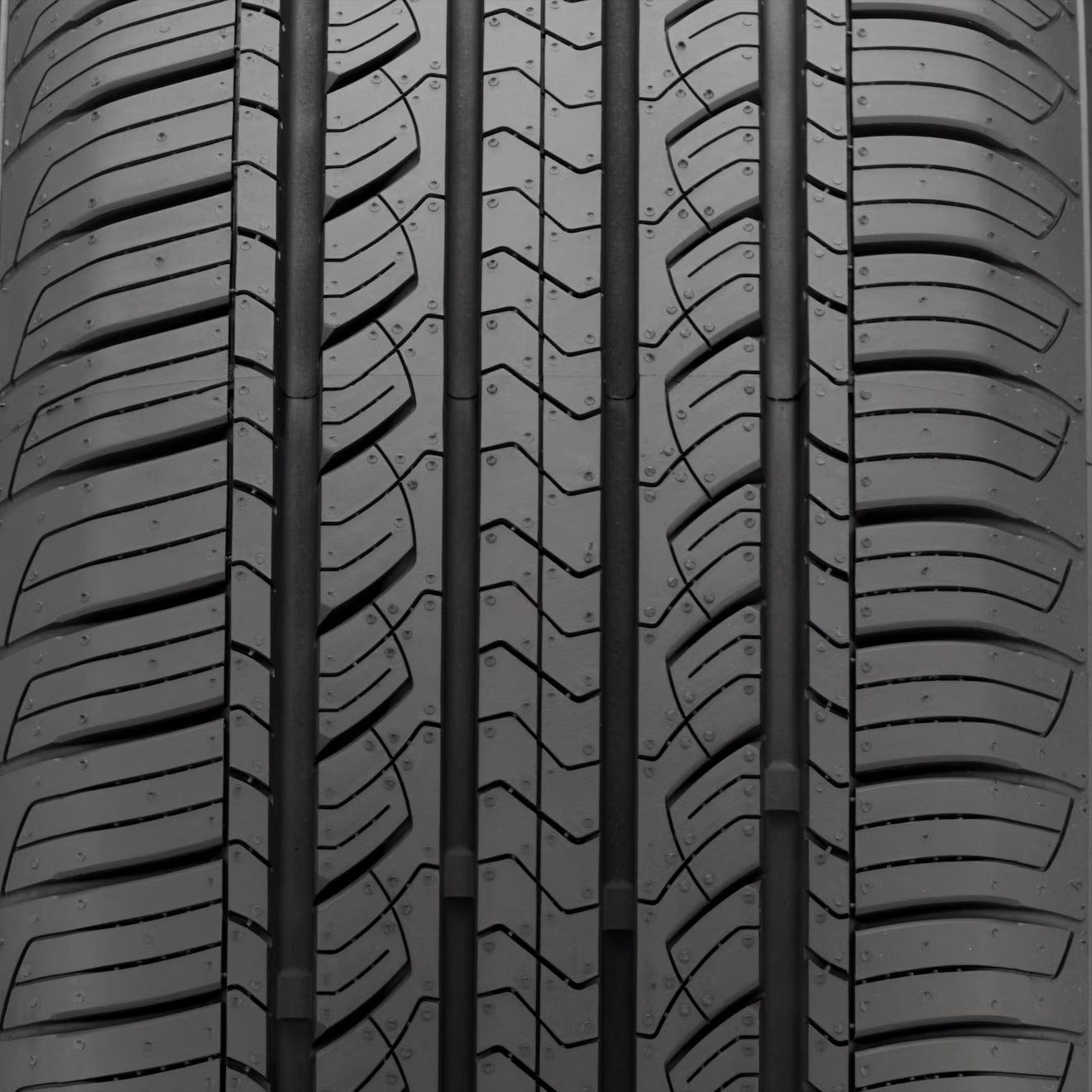 Advanta ER-800 215/45 R17